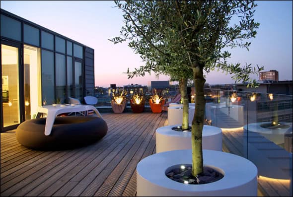 19 Divine Contemporary Backyard Designs