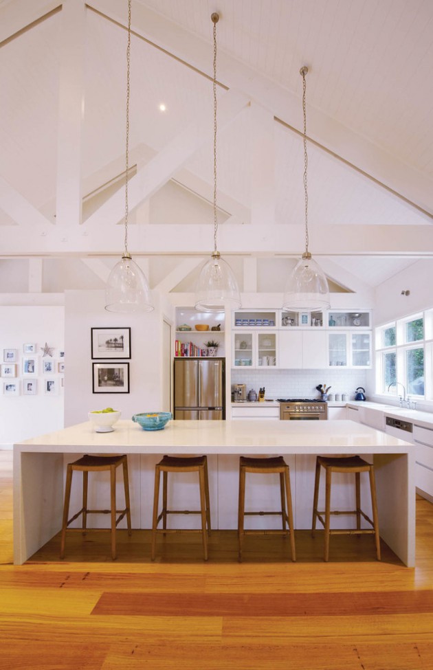 18 Fantastic Coastal Kitchen Designs For Your Beach House or Villa