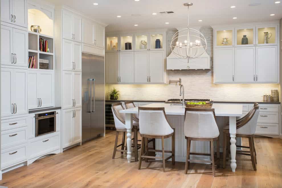 18 Fantastic Coastal Kitchen Designs For Your Beach House or Villa