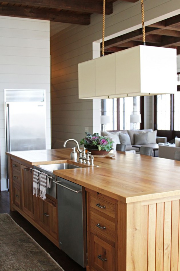 18 Fantastic Coastal Kitchen Designs For Your Beach House or Villa