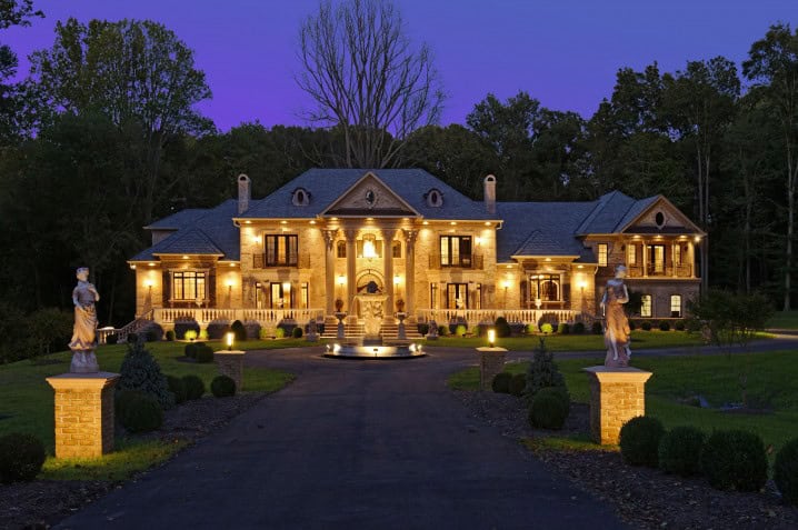 18 Gorgeous Mansion Houses That Will Leave You Speechless 18