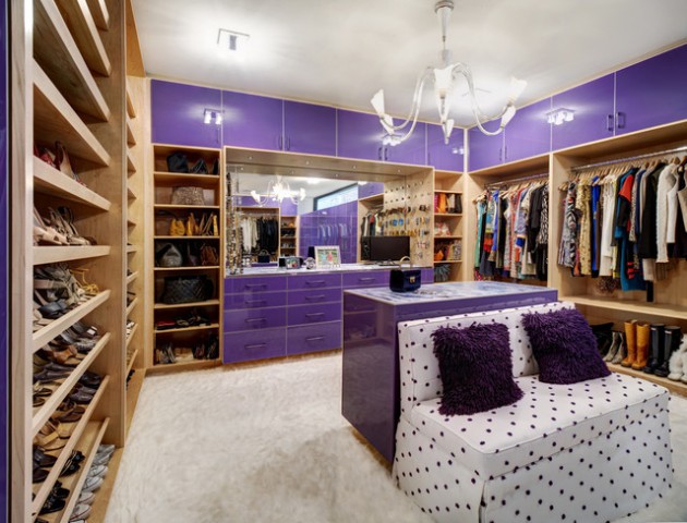 20 Extravagant Walk-In Closets That Will Amaze You