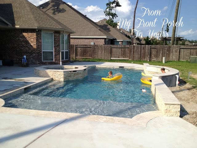 21 Beautiful Small Swimming Pool Designs For Big Pleasure In Your Backyard 4