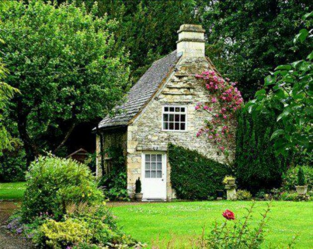 15 Lovely Small Cottages That Will Catch Your Eye