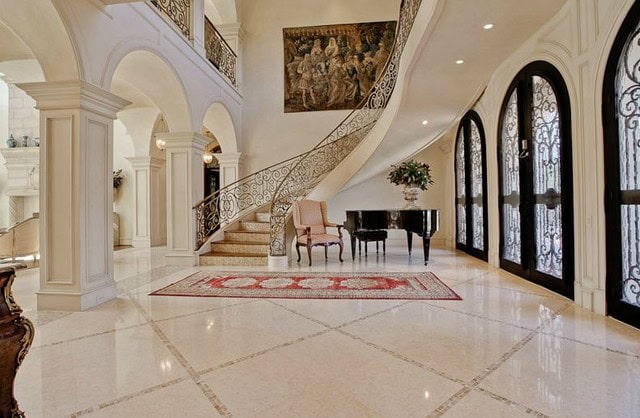 14 Glamourous Entrance Hall Designs For Extravagant Home 6
