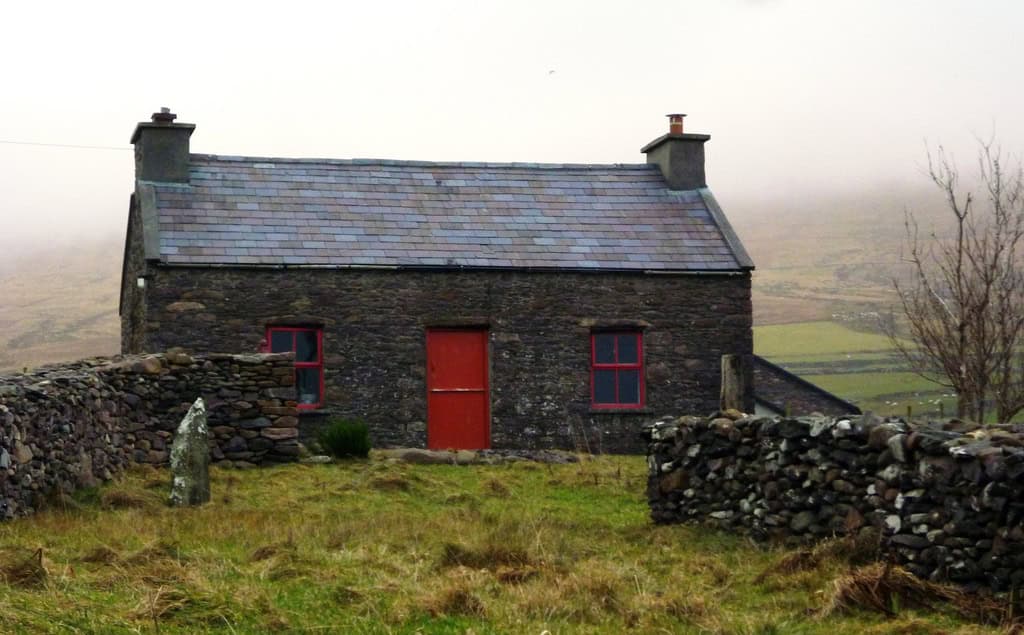 15 Lovely Small Cottages That Will Catch Your Eye 8