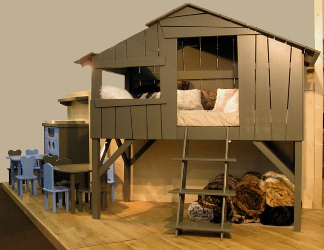 17 Cheerful Treehouse Bed Designs For More Joy &amp; Fun