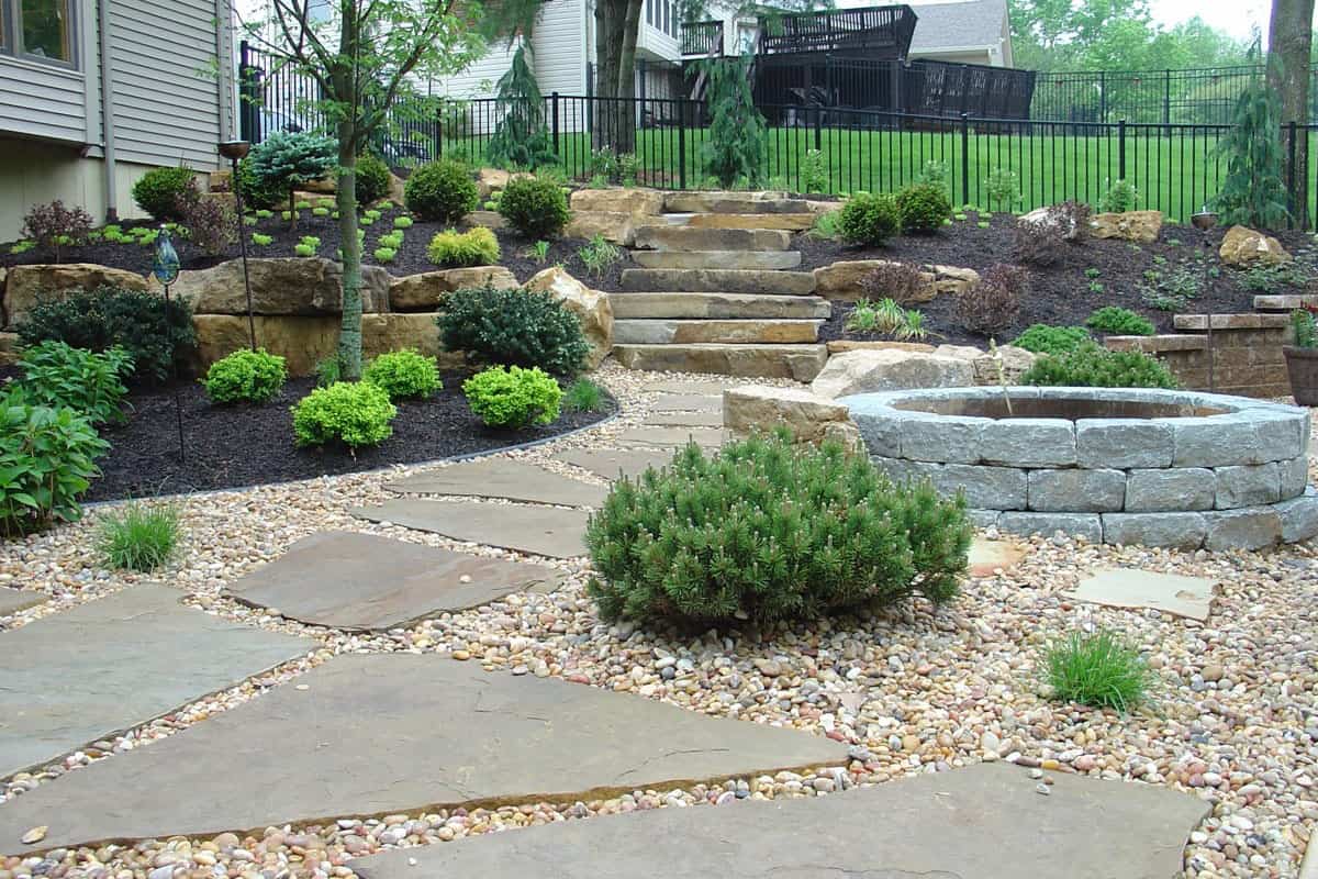 16 Simple But Beautiful Backyard Landscaping Design Ideas 14