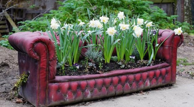 19 Inspirational Ways To Repurpose Old Furniture To Beautify Your Garden