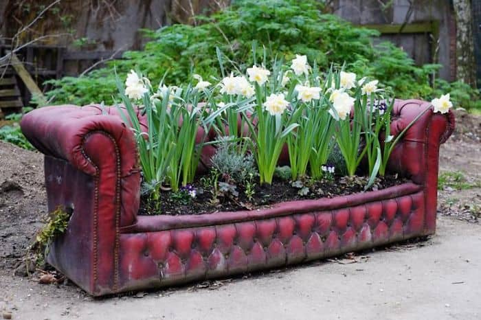 19 Inspirational Ways To Repurpose Old Furniture To Beautify Your Garden 15