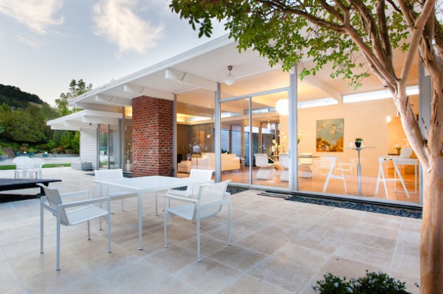 16 Sensational Mid-Century Patio Designs To Improve Your Backyard