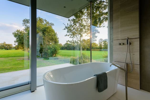 18 Gorgeous Bathrooms With Amazing View 16
