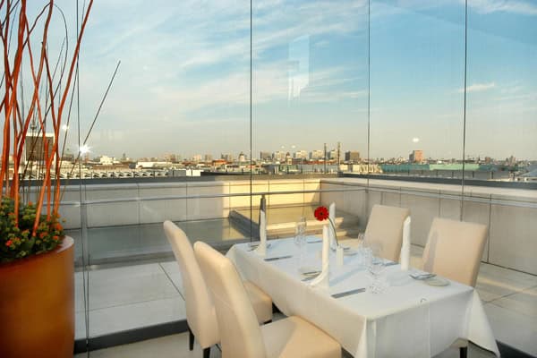 17 Classy Dining Room Designs With Dashing View 17