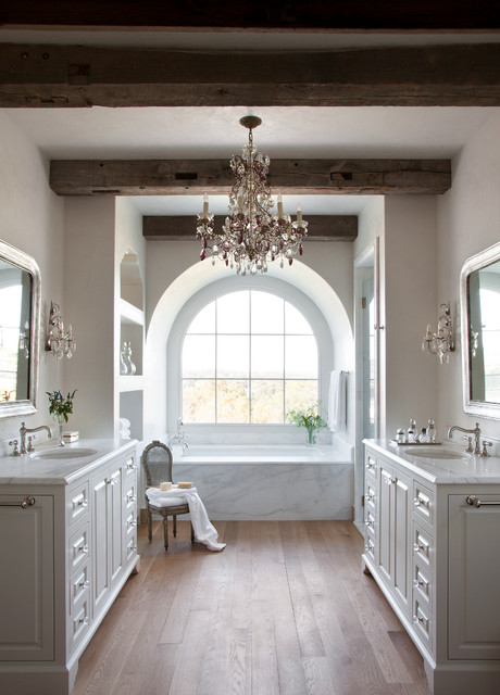 18 Exquisite Mediterranean Bathrooms That Will Show You What Perfection