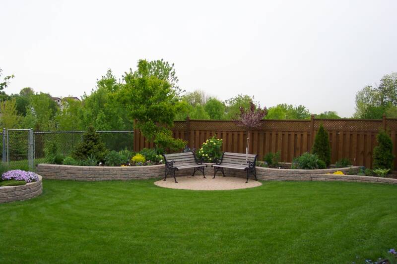 16 Simple But Beautiful Backyard Landscaping Design Ideas 4
