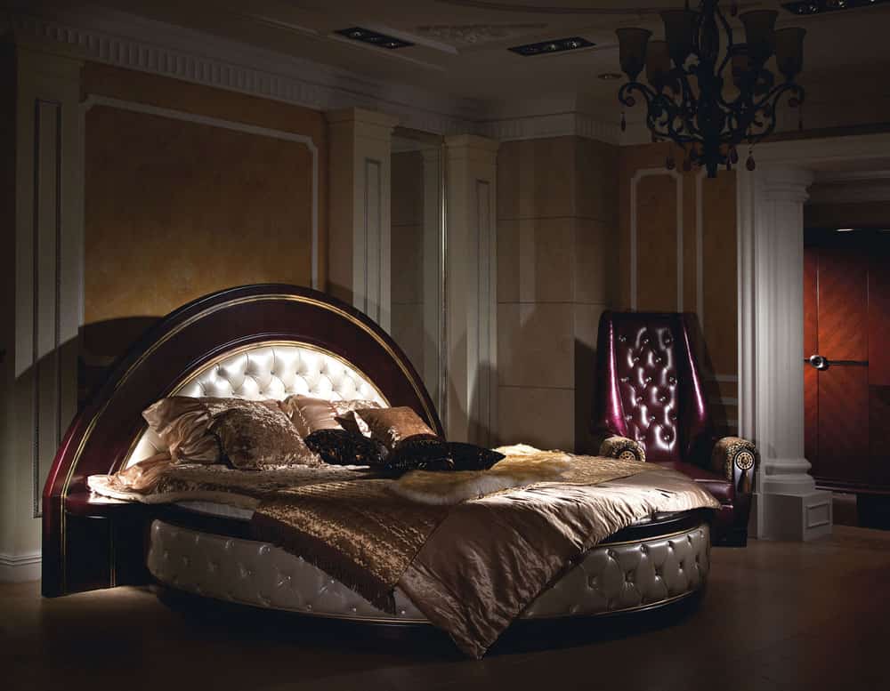 19 Luxury Round Master Bedroom Designs That Everyone Need To See 5