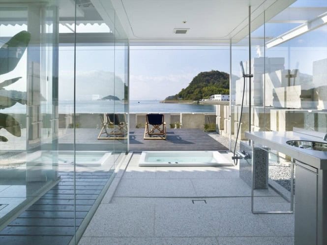 18 Gorgeous Bathrooms With Amazing View 7