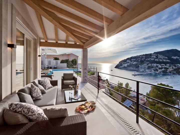 12 Fascinating Balcony Designs For Daily Enjoyment 7