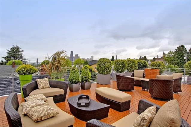 12 Fascinating Balcony Designs For Daily Enjoyment 9