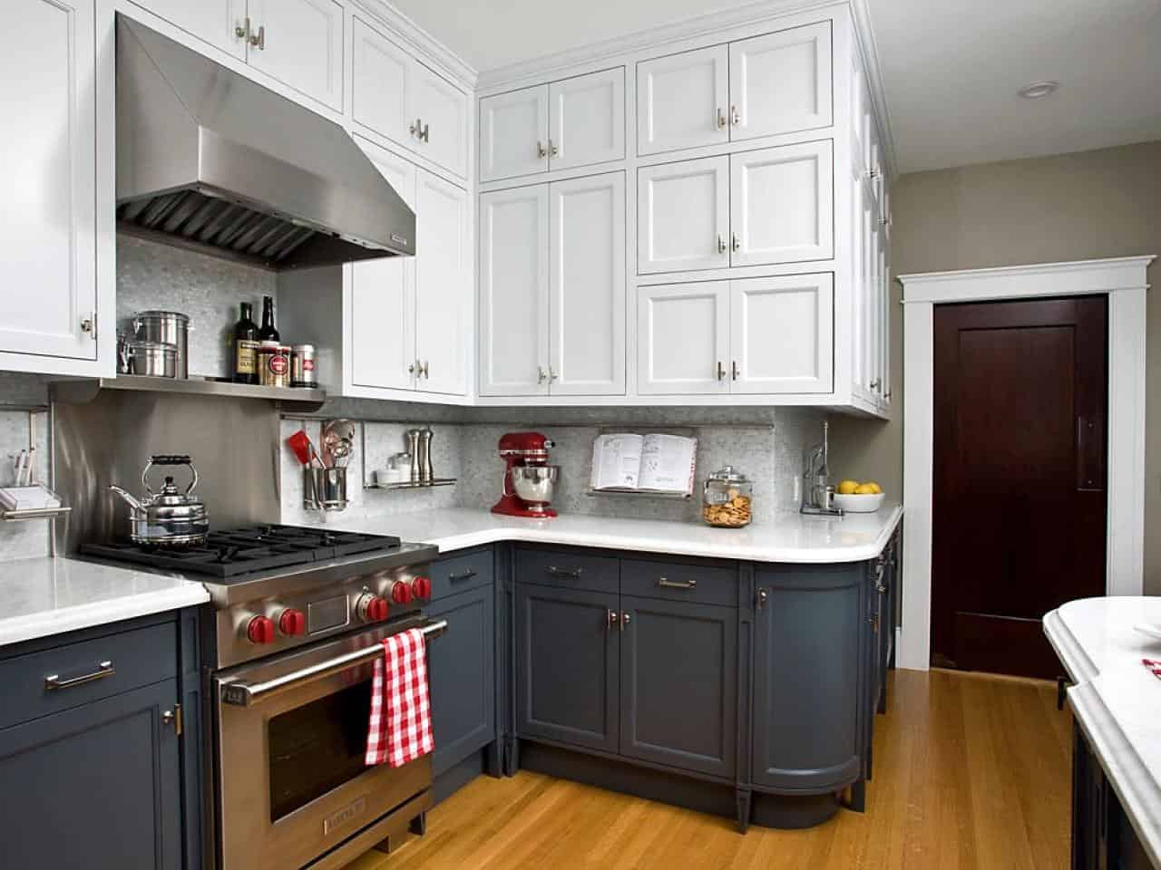 16 Wonderful Two-Toned Kitchen Cabinets 1