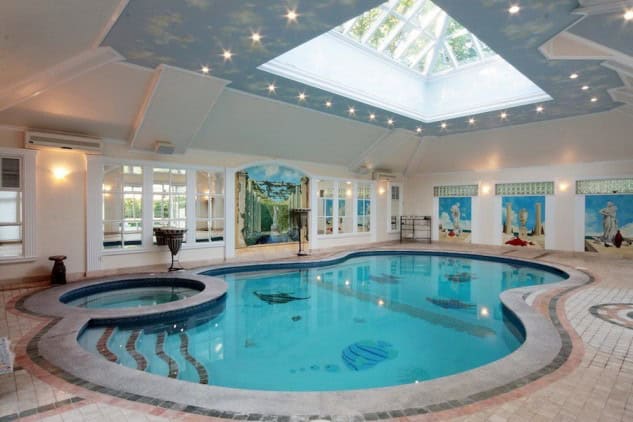 18 Brilliant Indoor Pools That Everyone Will Love 10