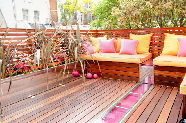 17 Adorable Design Ideas For Your Small Courtyard 12