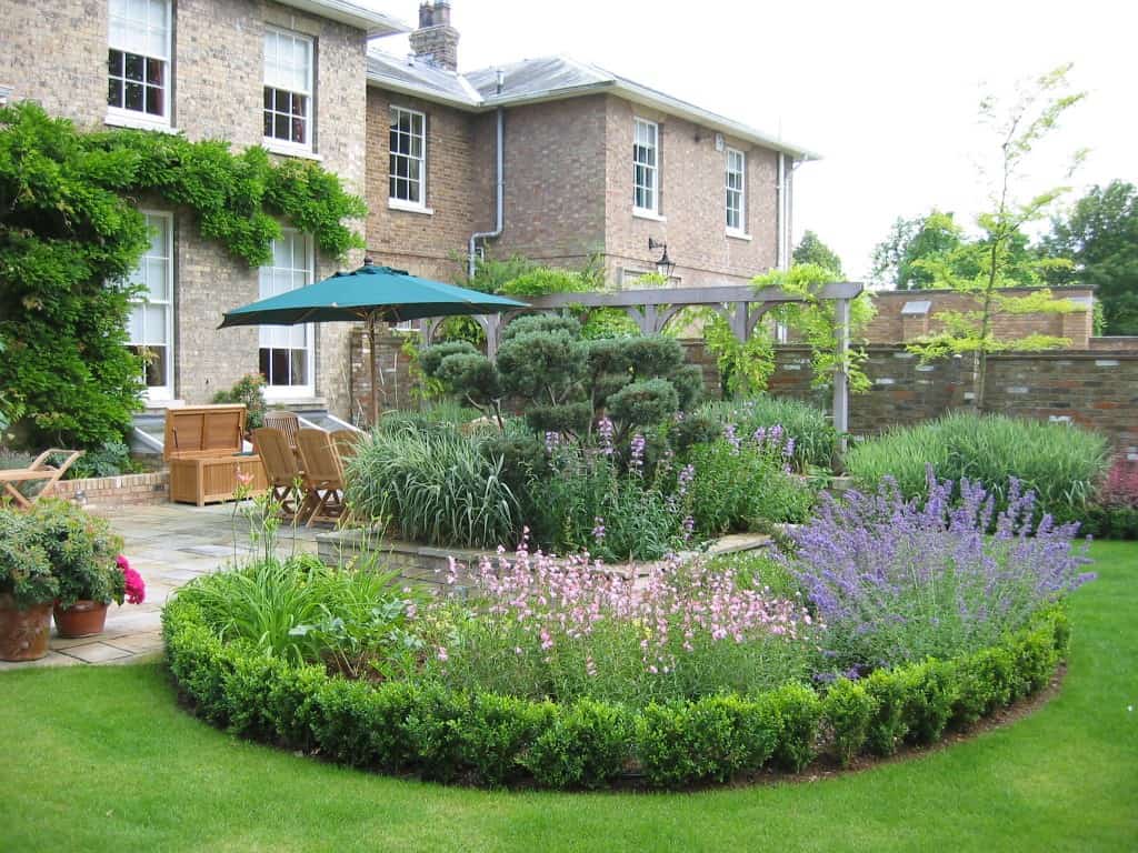 15 Incredibly Attractive Ideas That You Can Apply In Your Garden 13