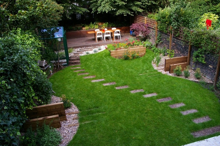 16 Striking Landscape Ideas To Beautify Your Backyard 13