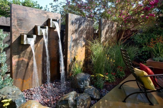 19 Inexpensive Unique Water Features For Your Backyard