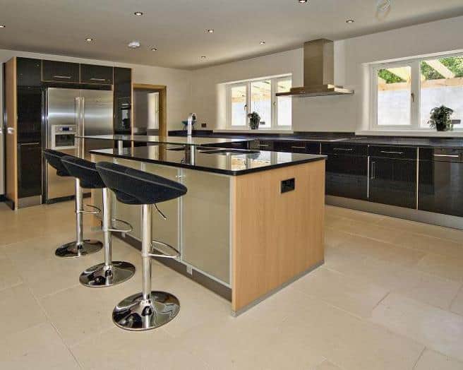 21 Captivating Big Spacious Kitchen Design Ideas 15