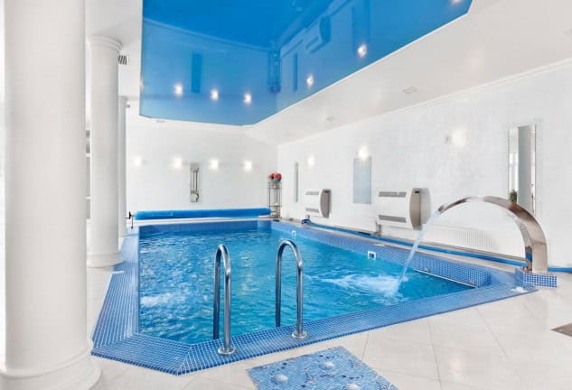 18 Brilliant Indoor Pools That Everyone Will Love 16