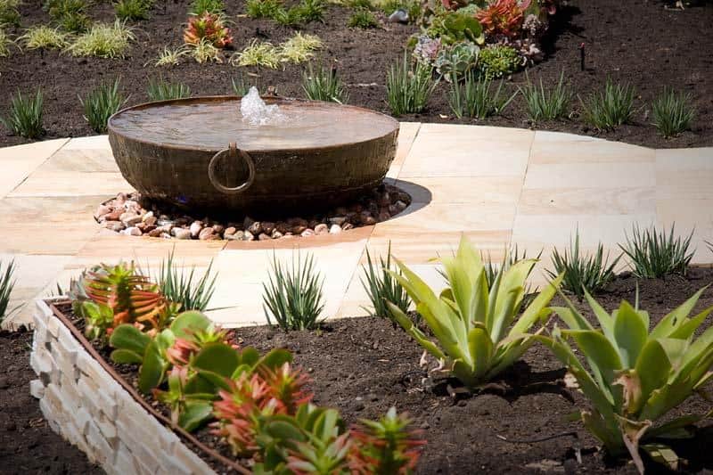 19 Inexpensive Unique Water Features For Your Backyard 16