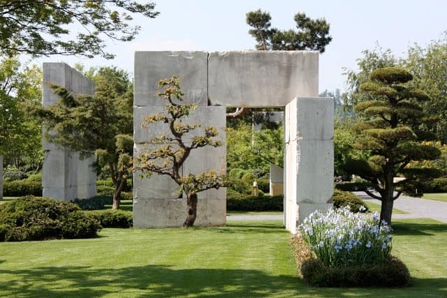 16 Striking Landscape Ideas To Beautify Your Backyard 16