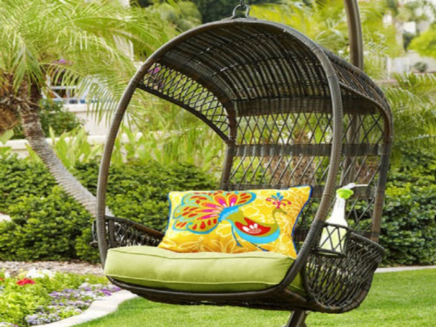 19 Gorgeous Hanging Chair Designs For Extra Pleasure In The Garden