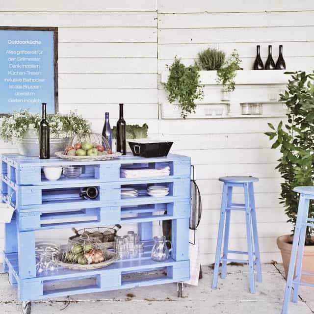 23 Super Smart Ideas To Transform Old Pallets Into Functional Outdoor Furniture 21