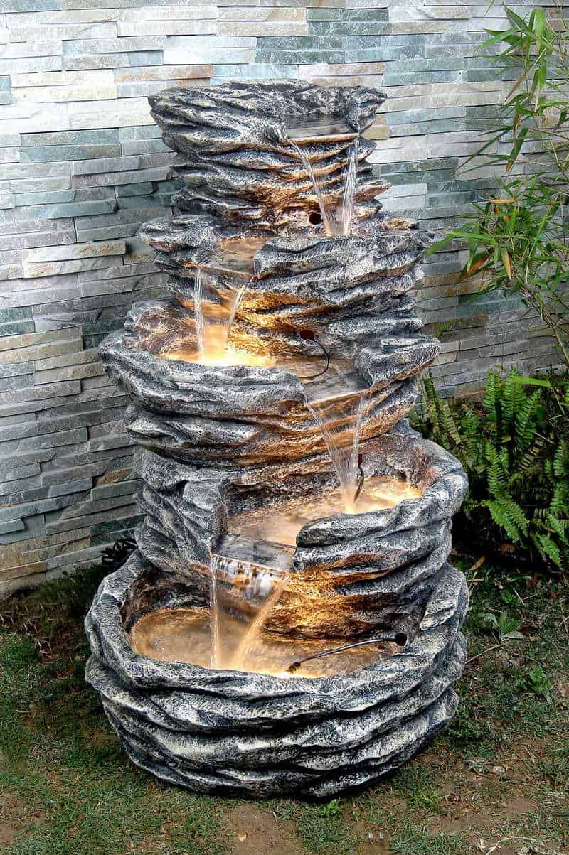 19 Inexpensive Unique Water Features For Your Backyard 2