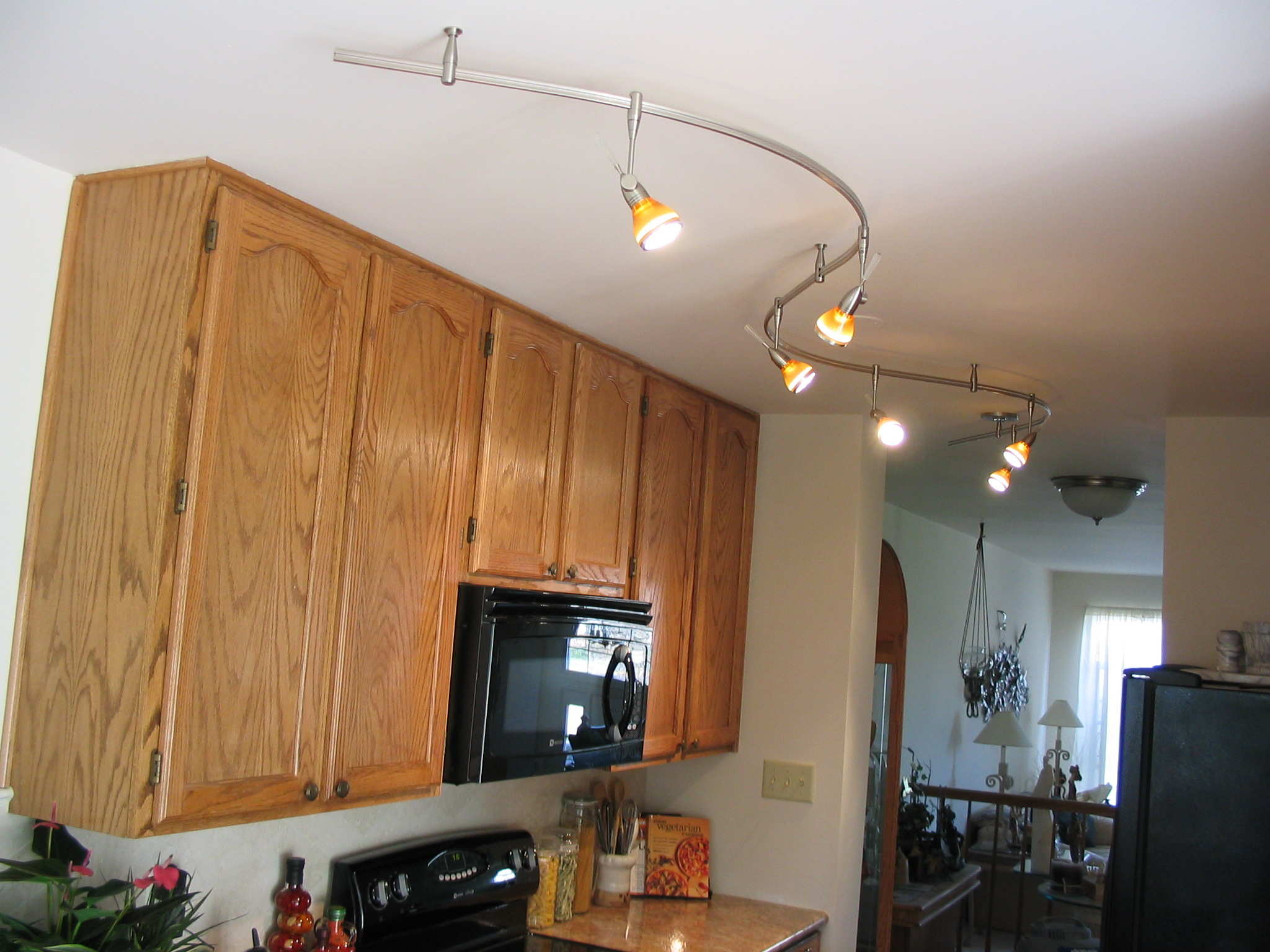 contry kitchen track lighting