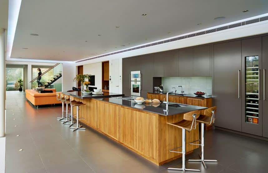 16 Wonderful Two-Toned Kitchen Cabinets 9