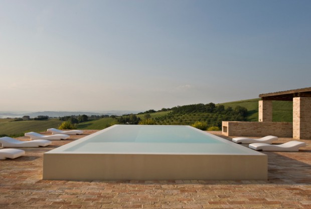17 Splendid Private Swimming Pools That Everyone Will Love