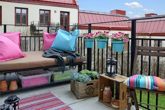 19 Fantastic Ideas For Decorating Small Balcony 13