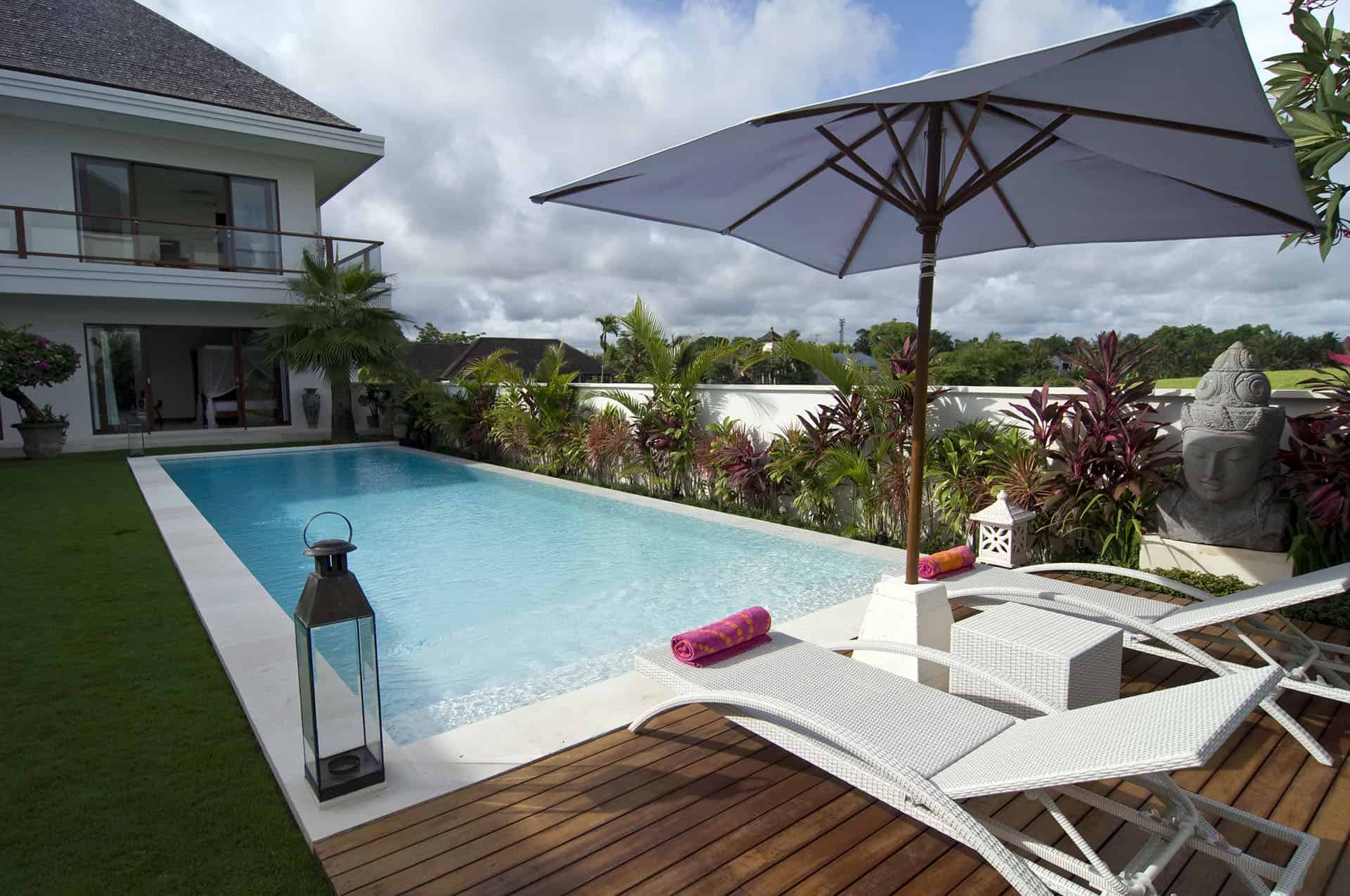 17 Splendid Private Swimming Pools That Everyone Will Love 17