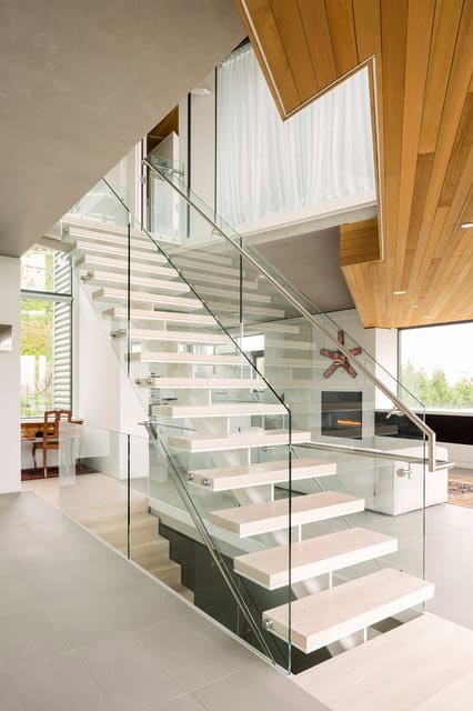 Spanish Banks Residence Source