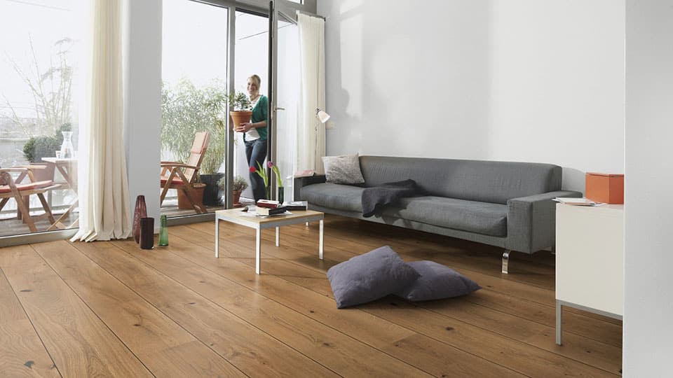 16 Brilliant Living Room Flooring Options 3