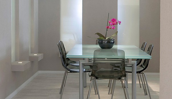 19 Brilliant Dining Room Designs With Glass Table