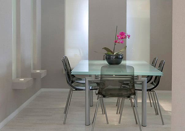 19 Brilliant Dining Room Designs With Glass Table