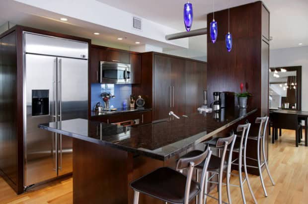 16 Dramatic Dark Kitchen Design Ideas