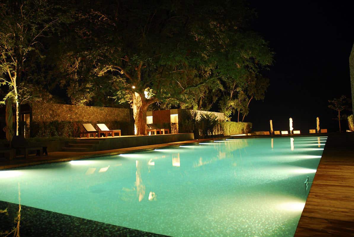 15 Attractive Swimming Pool Lighting Ideas 1