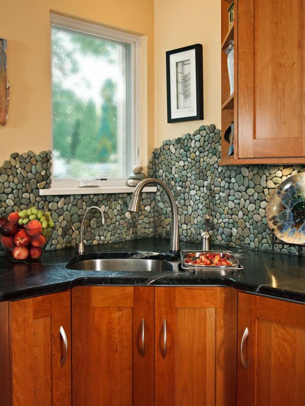 18 Creative Ideas To Decorate Your Home With River Rocks