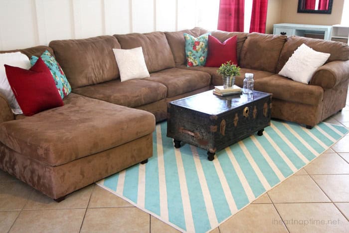 17 Old Trunks Turned Into Beautiful Vintage Table 14