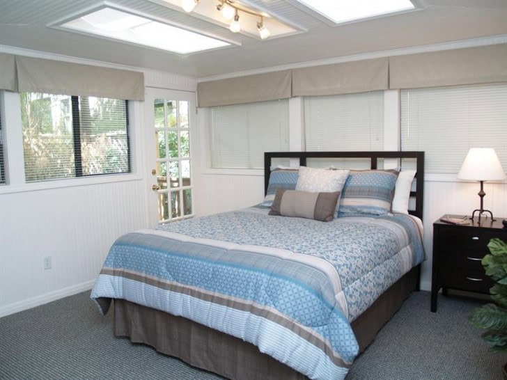 17 Beautiful Skylight Bedroom Designs For Real Enjoyment 15